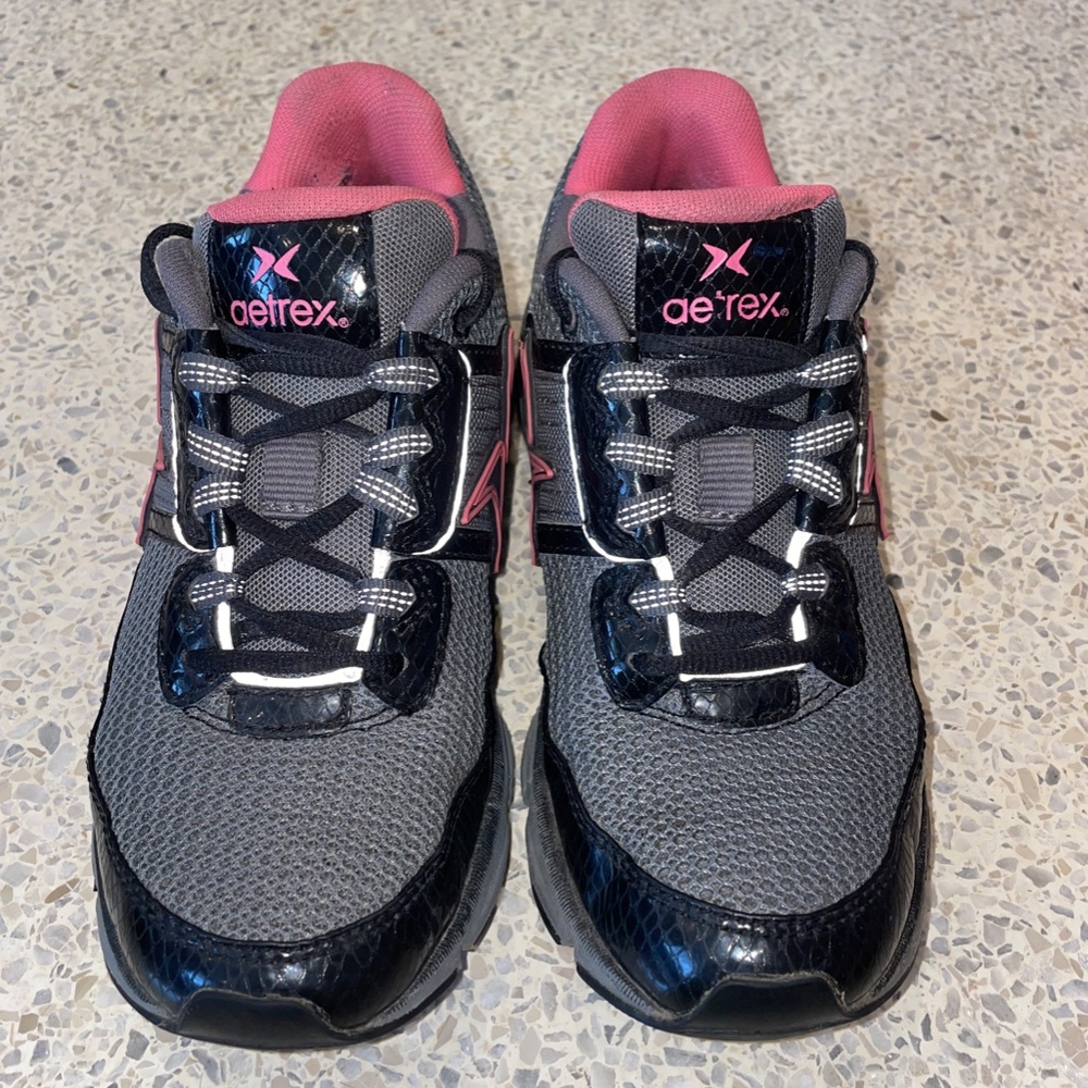 Aetrex Model S680 5.5W Wide